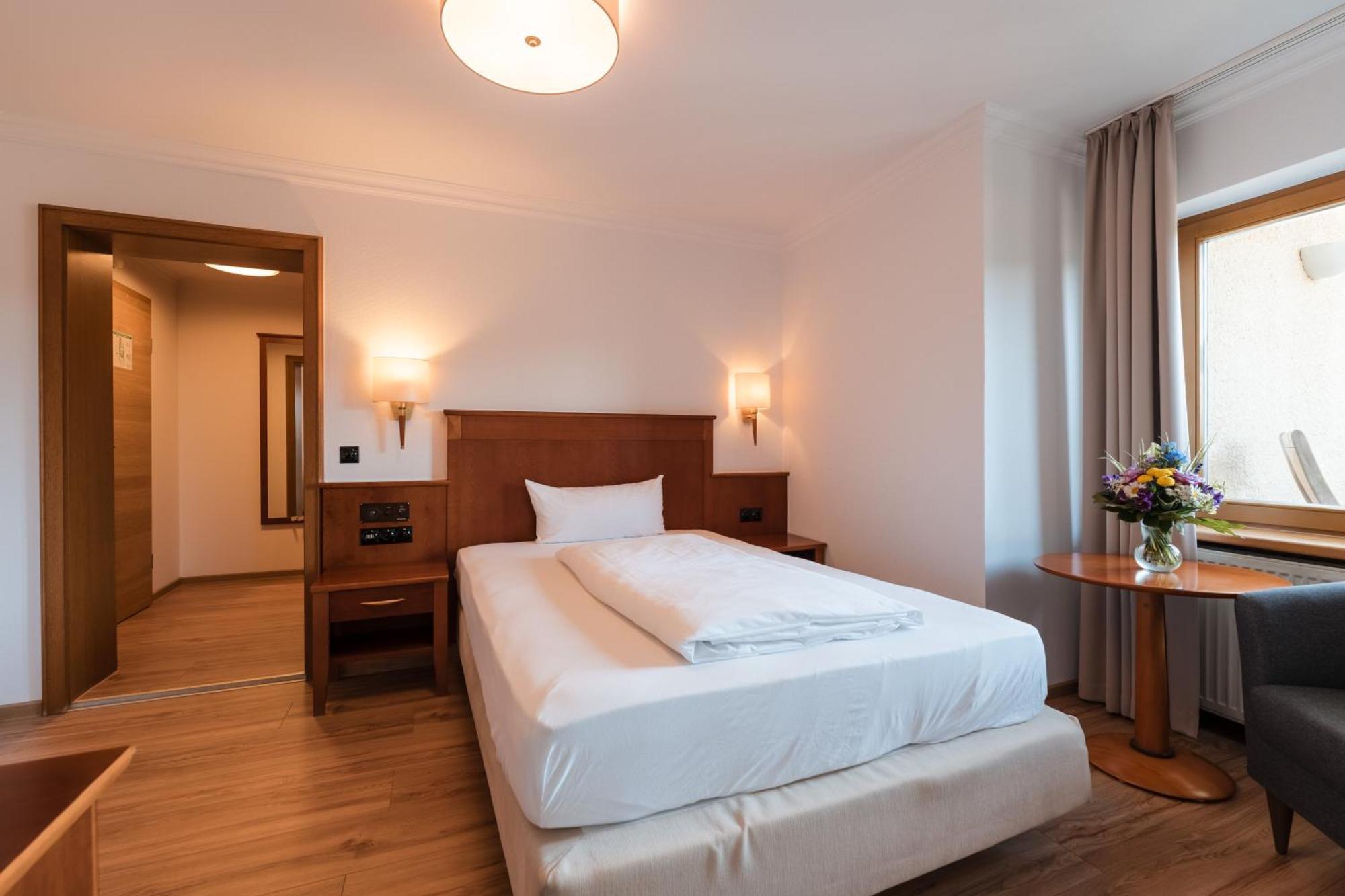 Posthotel Rattenberg Екстериор снимка